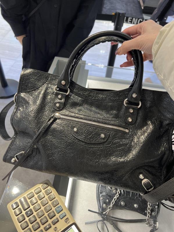 Customizable New Rivet Motorcycle Bag, Trendy Y2K Shoulder Bag, High-End Large-Capacity Crossbody & Handheld 3