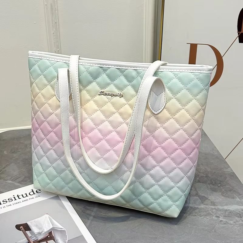 Elegant Women's Zipper Closure Tote Handbag with Single Strap Large Capacity Fashionable Polyester Lining Shoulder